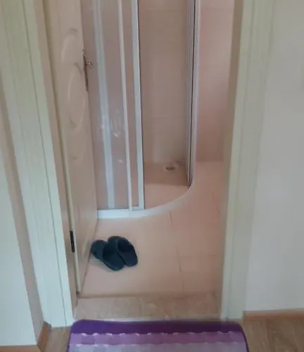 Yanki Apart Apartment